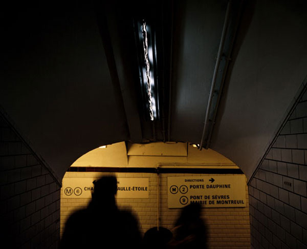 Graffiti illumination, métro Paris